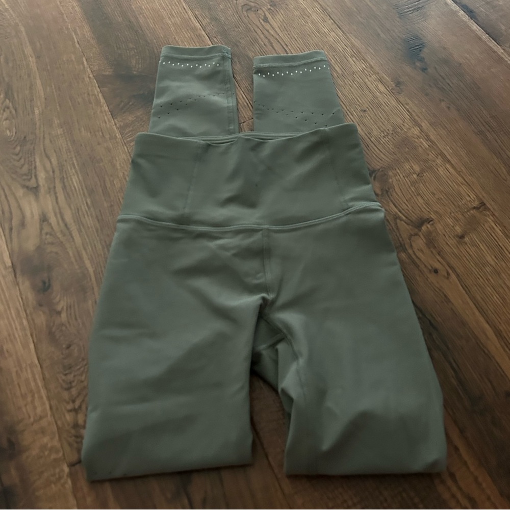 green lululemon leggings